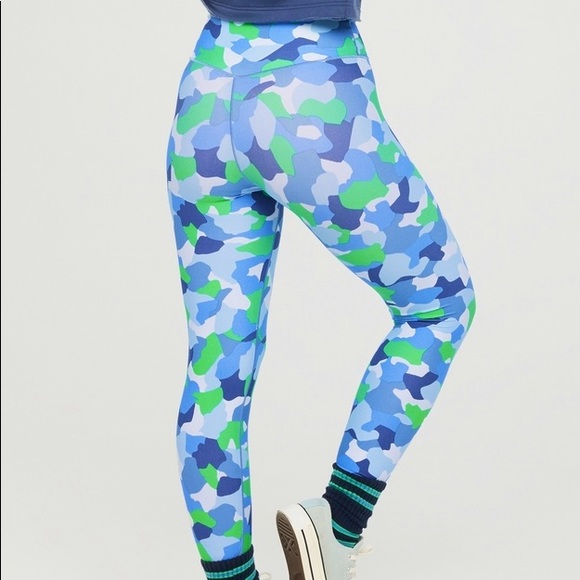 OFFLINE BY AERIE REAL ME CROSSOVER LEGGINGS - Picture 3 of 8